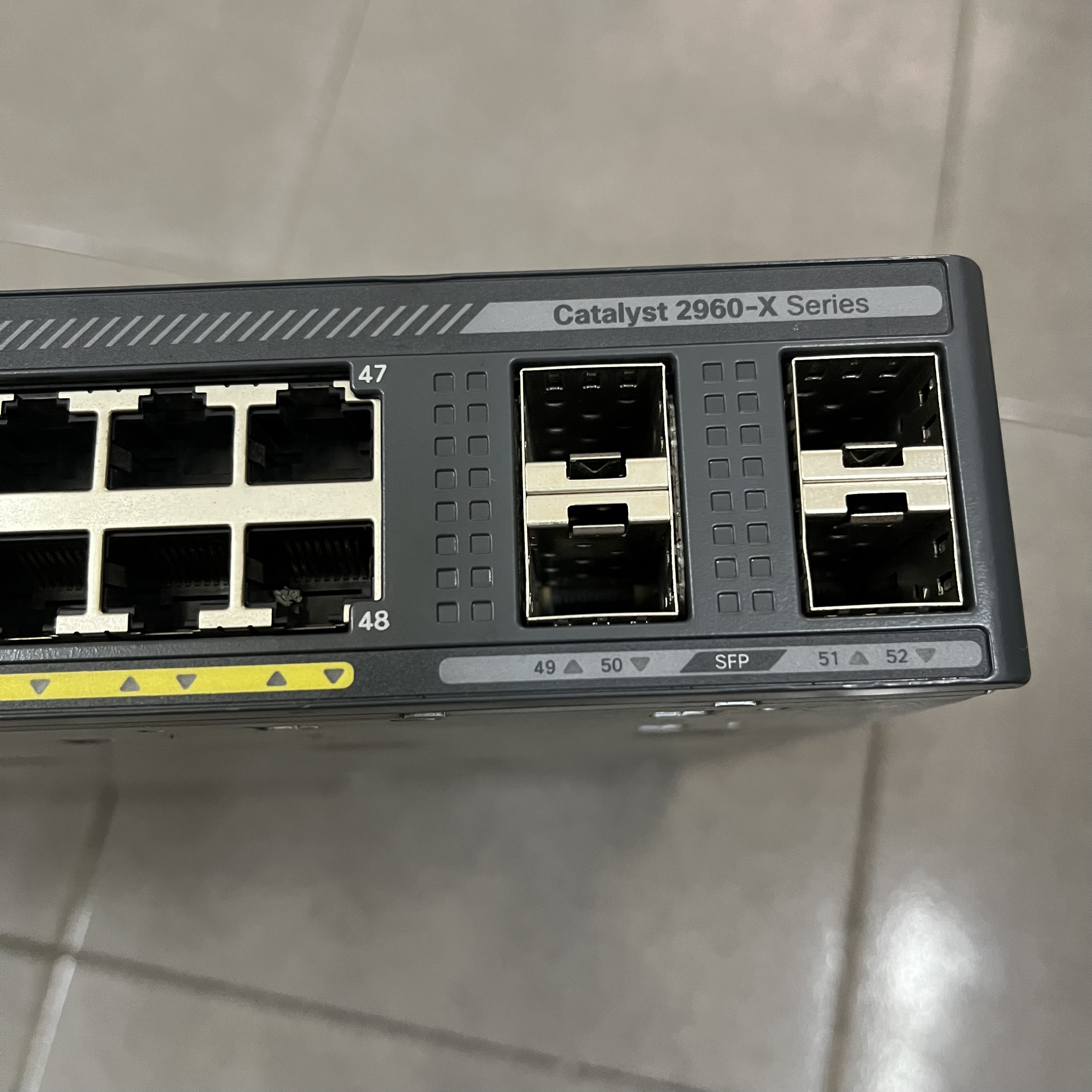 CISCO WS-C2960X-48LPS-L ( qua sử dụng )