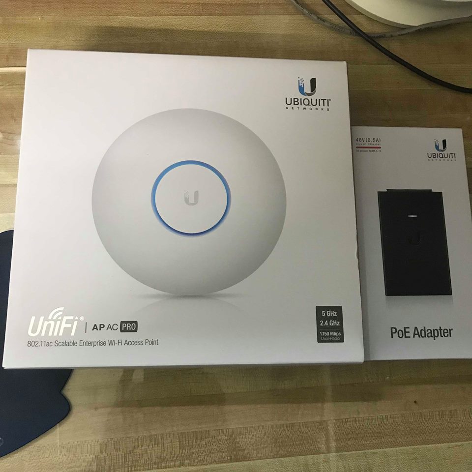 Điểm truy cập không dây Ubiquiti Unifi AP AC PRO AC1750 model UAP-AC-PRO