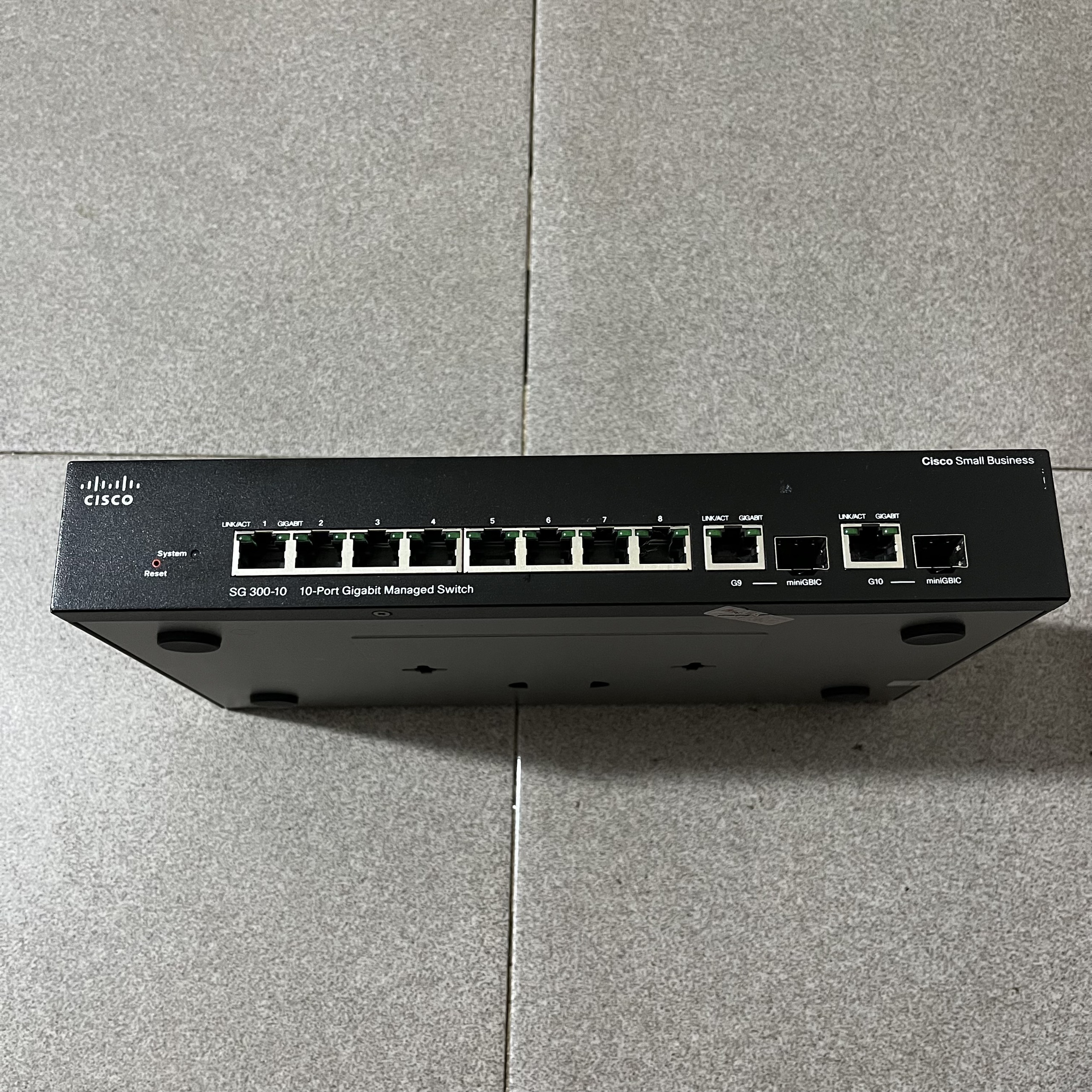 Bộ chia mạng Cisco SG300-10 L3 10-Port Gigabit Managed đẹp