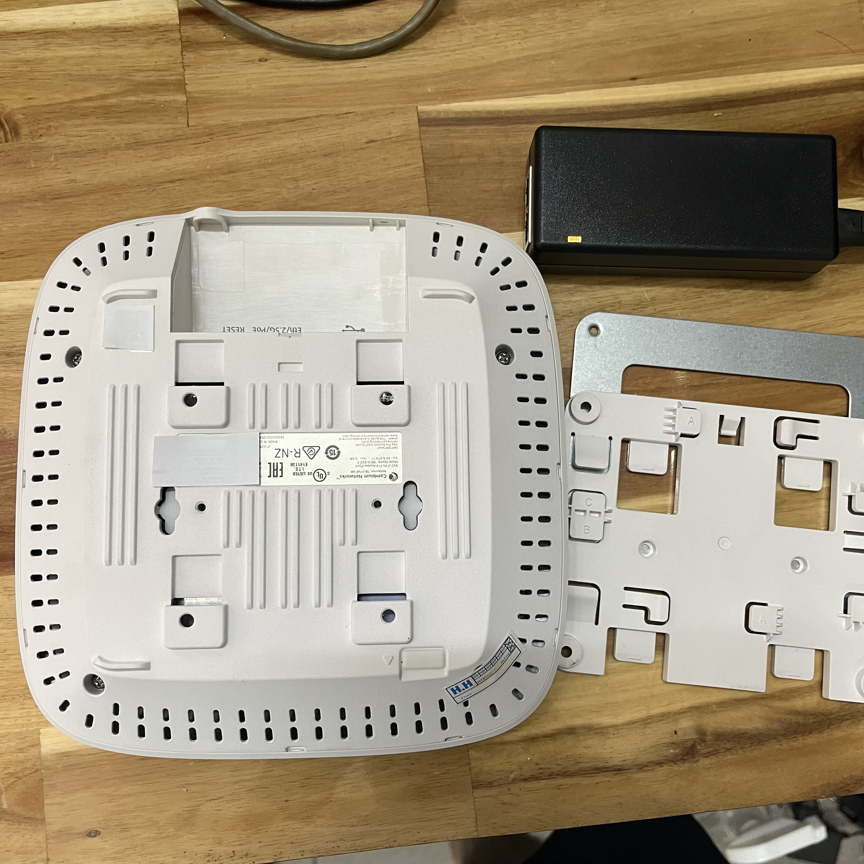 Bộ phát Wi-Fi 6 Access Point Cambium XV2-2 đẹp