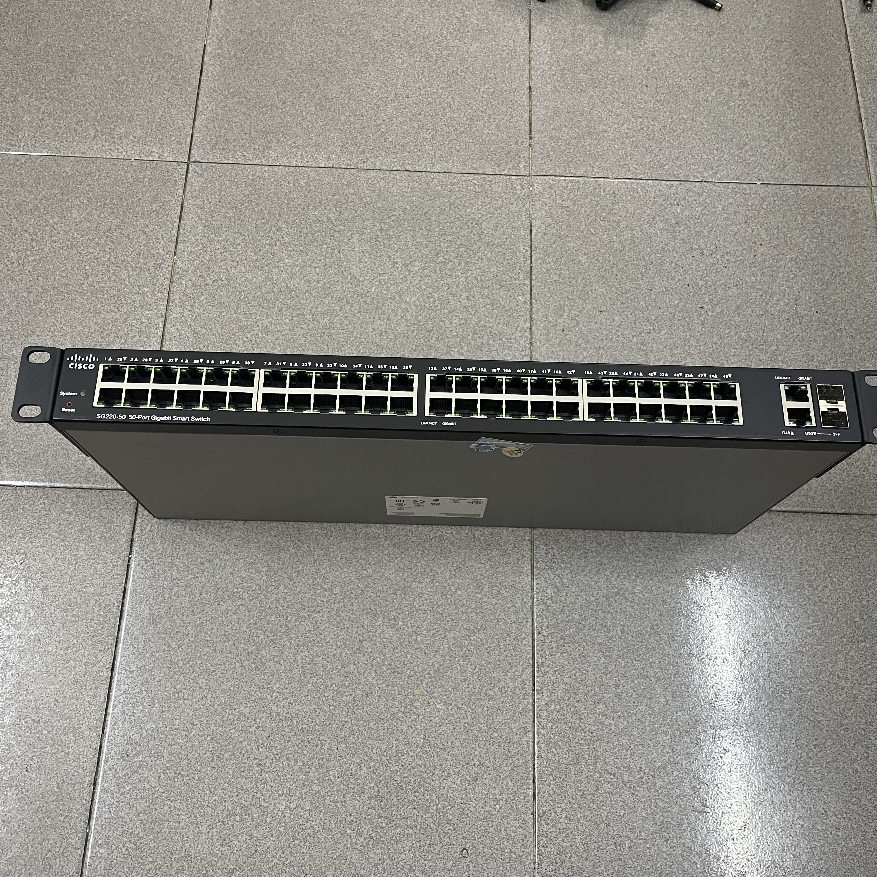 50-Port Gigabit Smart Switch CISCO SG220-50-K9-EU