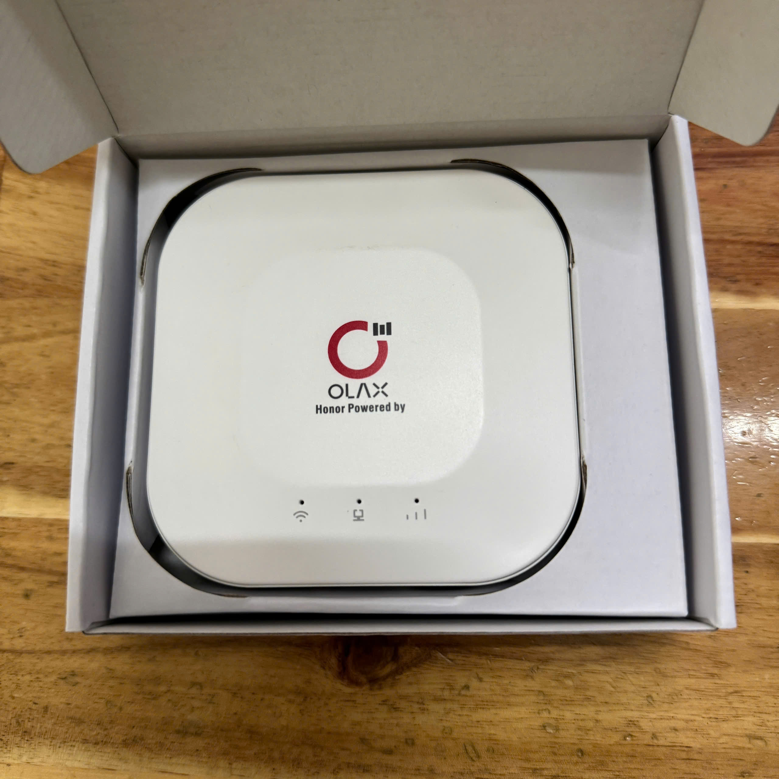 Phát wifi di động 4G LTE Olax CPE MT30 fullbox đẹp