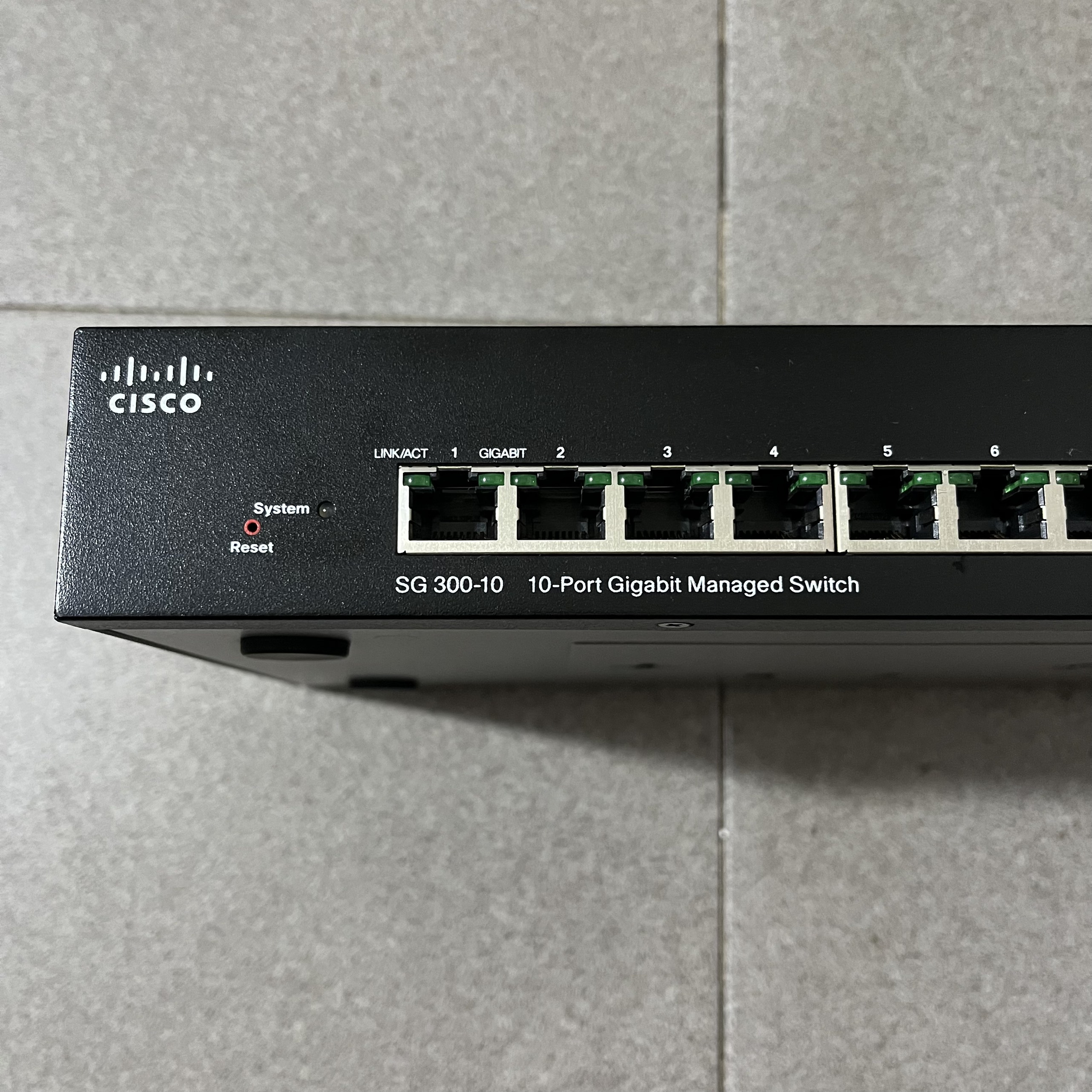 Bộ chia mạng Cisco SG300-10 L3 10-Port Gigabit Managed đẹp